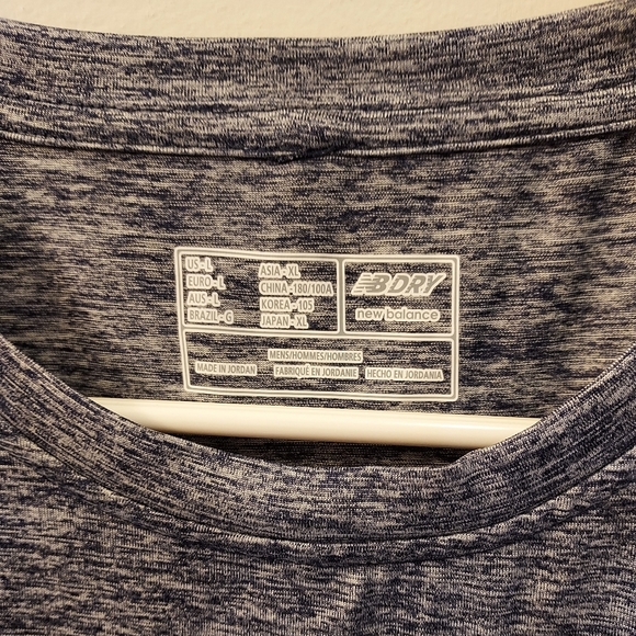 NWT New Balance Pebbled Grey Active Shirt - Picture 3 of 6